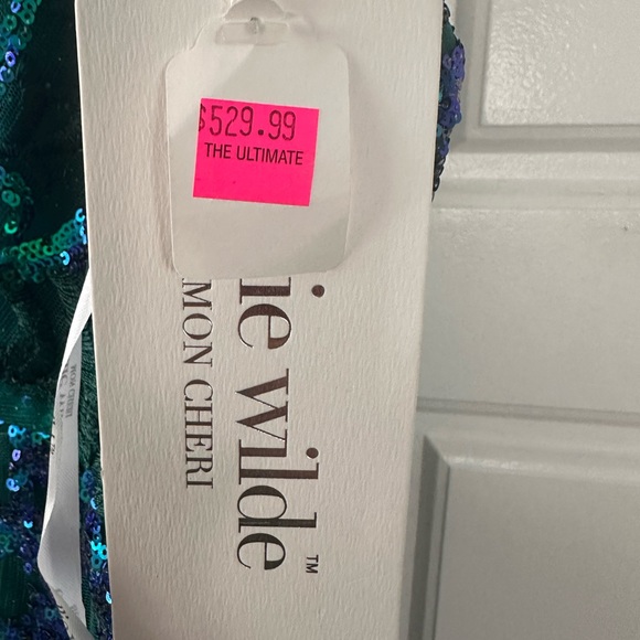 Ellie Wilde by Mon Cheri dress. Size 2 - Picture 2 of 5